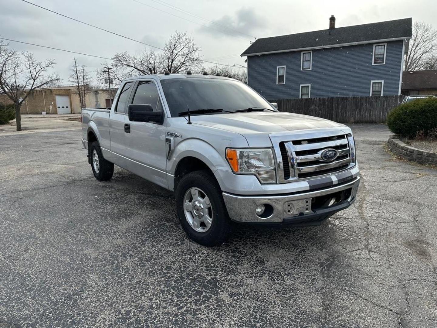 2012 SILVER FORD F150 SUPER CAB (1FTFX1CF0CF) with an 5.0L engine, Automatic transmission, located at 1708 Broadway, Rockford, IL, 61104, (815) 397-5010, 42.252522, -89.069359 - Photo#2