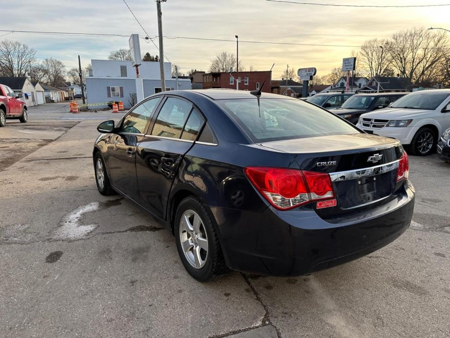 2014 BLUE CHEVROLET CRUZE LT (1G1PC5SB4E7) with an 1.4L engine, Automatic transmission, located at 1708 Broadway, Rockford, IL, 61104, (815) 397-5010, 42.252522, -89.069359 - Photo#3