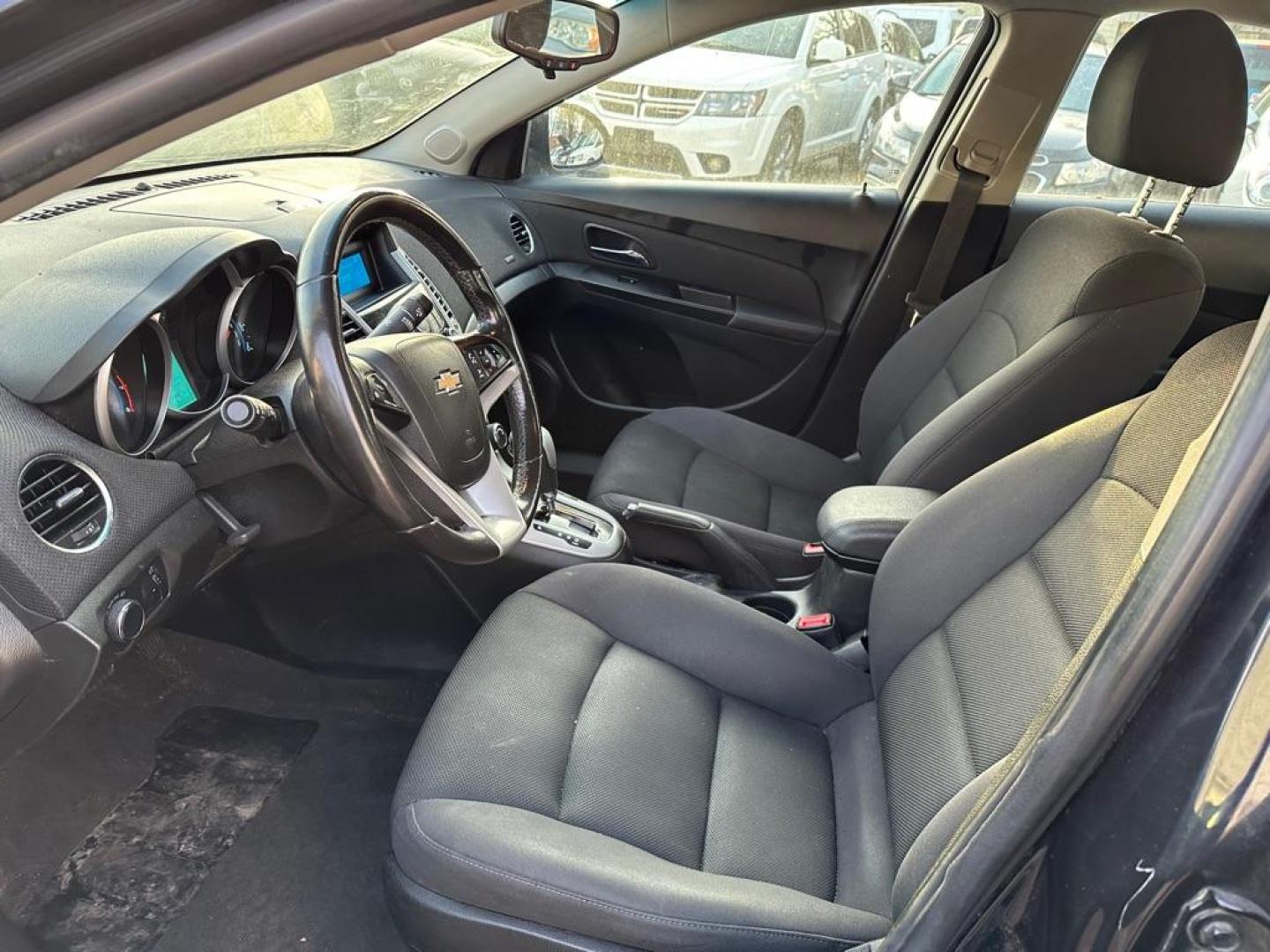 2014 BLUE CHEVROLET CRUZE LT (1G1PC5SB4E7) with an 1.4L engine, Automatic transmission, located at 1708 Broadway, Rockford, IL, 61104, (815) 397-5010, 42.252522, -89.069359 - Photo#6