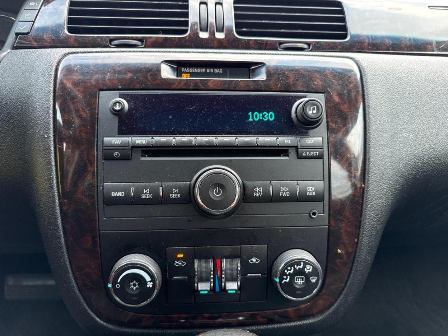 2012 BLACK CHEVROLET IMPALA LT (2G1WG5E3XC1) with an 3.6L engine, Automatic transmission, located at 1708 Broadway, Rockford, IL, 61104, (815) 397-5010, 42.252522, -89.069359 - Photo#8