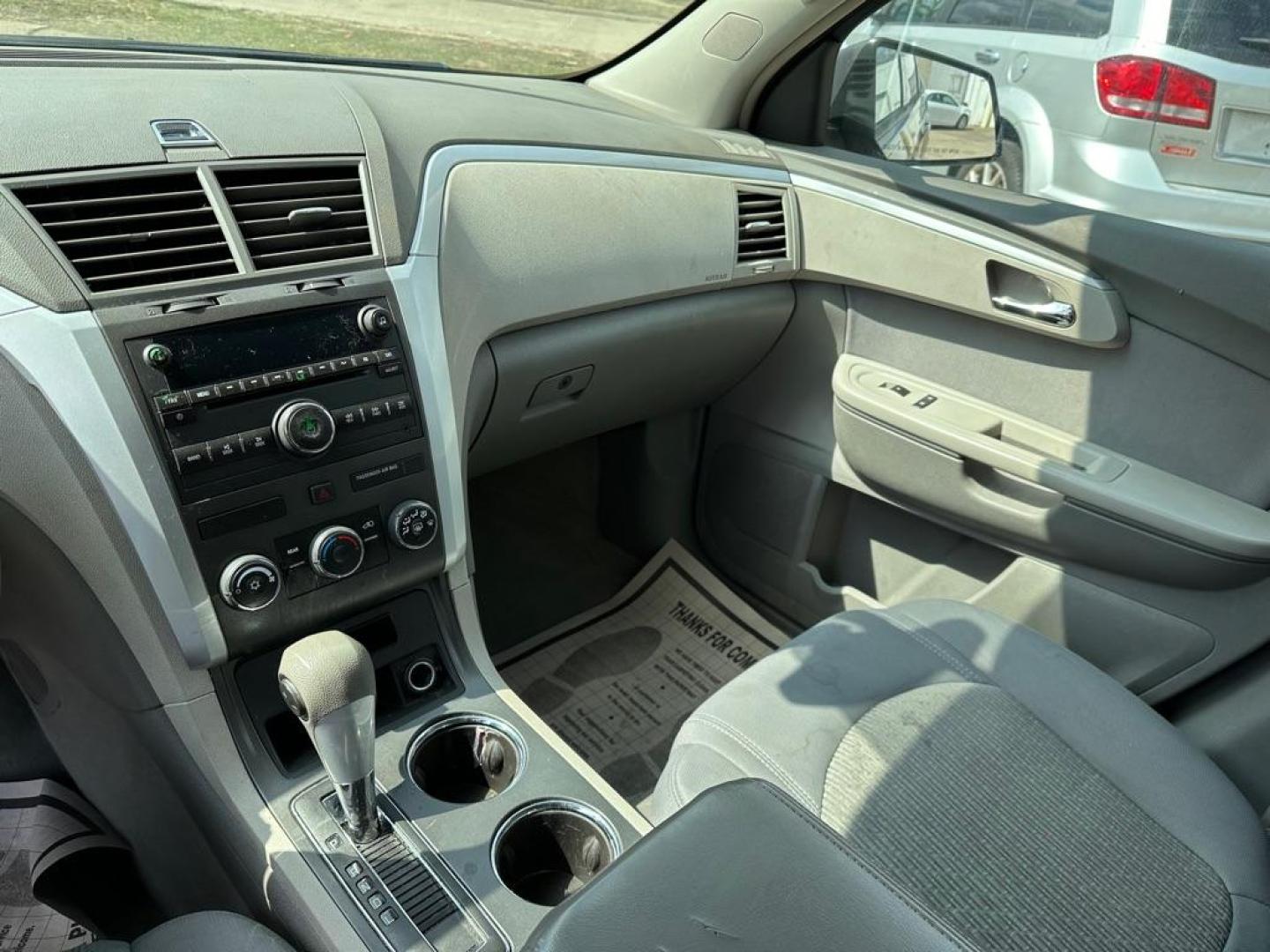 2009 PURPLE CHEVROLET TRAVERSE LS (1GNER13D89S) with an 3.6L engine, Automatic transmission, located at 1708 Broadway, Rockford, IL, 61104, (815) 397-5010, 42.252522, -89.069359 - Photo#9