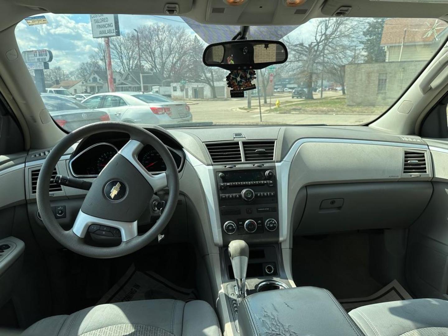 2009 PURPLE CHEVROLET TRAVERSE LS (1GNER13D89S) with an 3.6L engine, Automatic transmission, located at 1708 Broadway, Rockford, IL, 61104, (815) 397-5010, 42.252522, -89.069359 - Photo#5