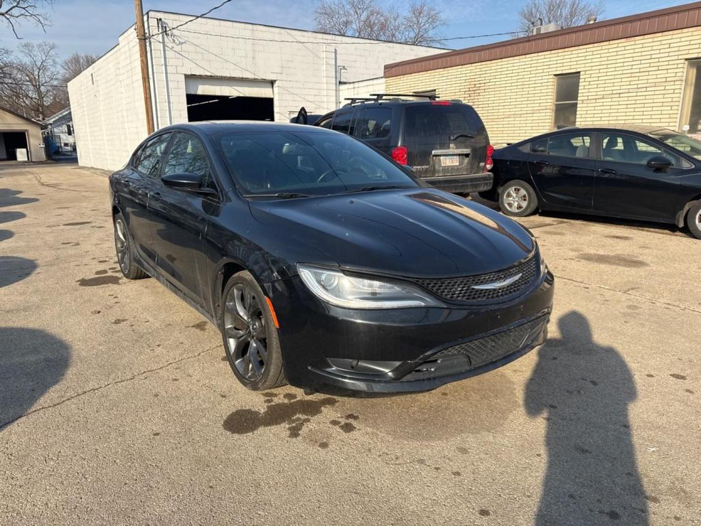 2016 BLACK CHRYSLER 200 S (1C3CCCDG6GN) with an 3.6L engine, Automatic transmission, located at 1708 Broadway, Rockford, IL, 61104, (815) 397-5010, 42.252522, -89.069359 - Photo#1