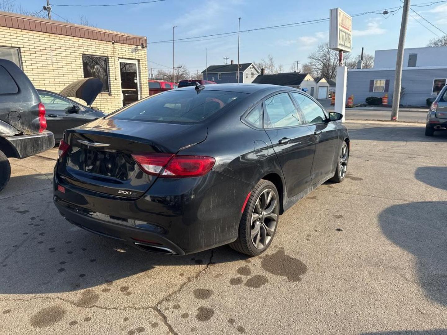 2016 BLACK CHRYSLER 200 S (1C3CCCDG6GN) with an 3.6L engine, Automatic transmission, located at 1708 Broadway, Rockford, IL, 61104, (815) 397-5010, 42.252522, -89.069359 - Photo#2