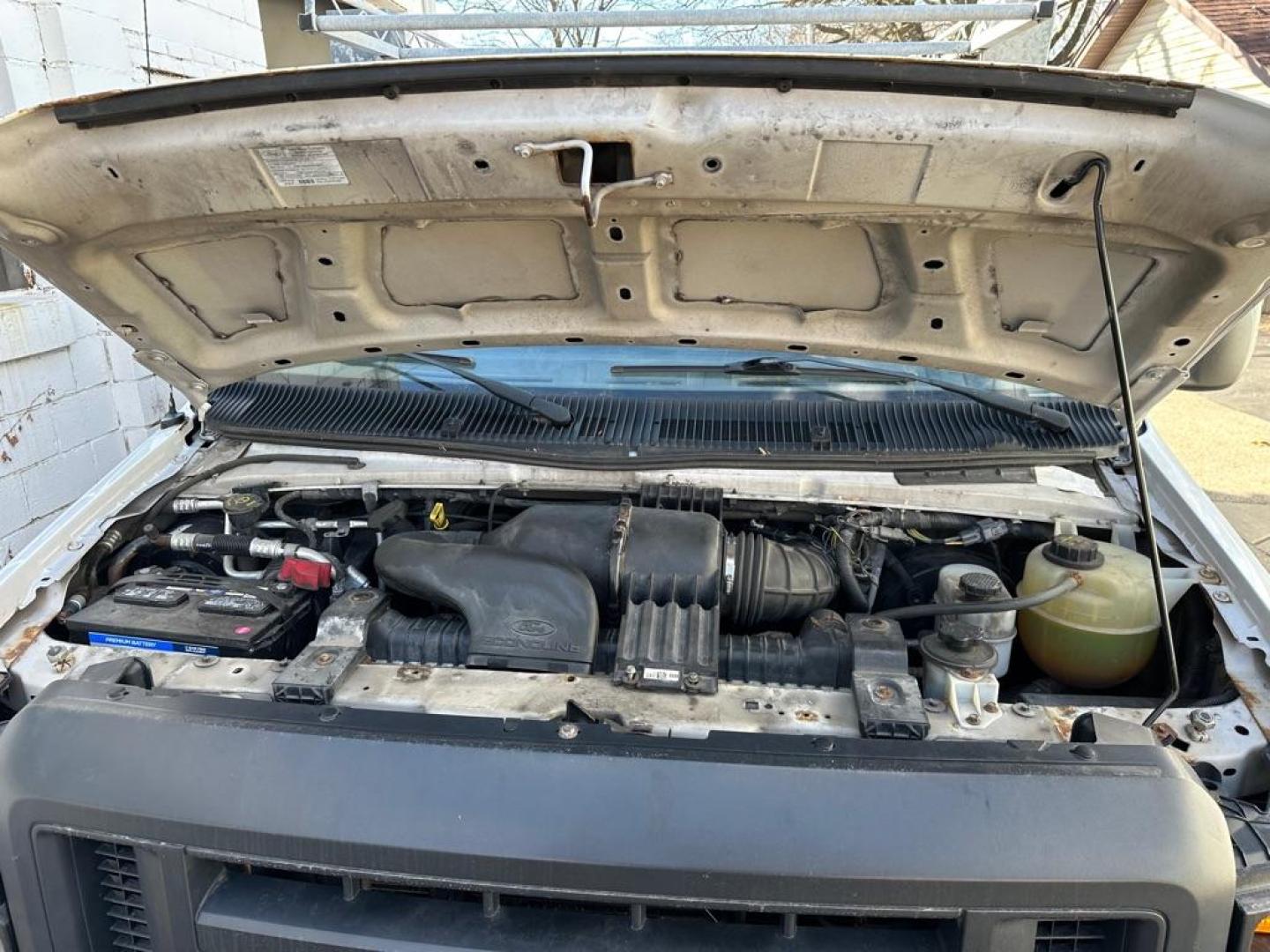 2013 WHITE FORD ECONOLINE E350 SUPER DUTY VAN (1FTSS3EL5DD) with an 5.4L engine, Automatic transmission, located at 1708 Broadway, Rockford, IL, 61104, (815) 397-5010, 42.252522, -89.069359 - Photo#16
