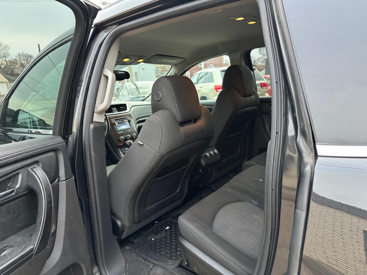 2013 BLACK CHEVROLET TRAVERSE LT (1GNKVGKD1DJ) with an 3.6L engine, Automatic transmission, located at 1708 Broadway, Rockford, IL, 61104, (815) 397-5010, 42.252522, -89.069359- Photo#9