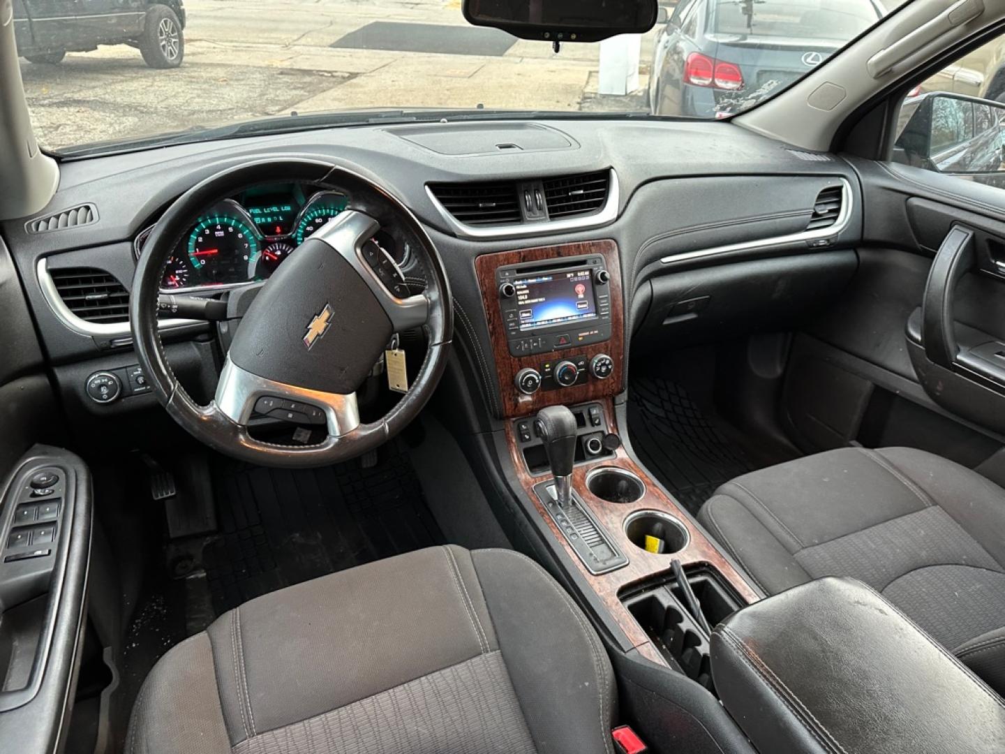 2013 BLACK CHEVROLET TRAVERSE LT (1GNKVGKD1DJ) with an 3.6L engine, Automatic transmission, located at 1708 Broadway, Rockford, IL, 61104, (815) 397-5010, 42.252522, -89.069359- Photo#10
