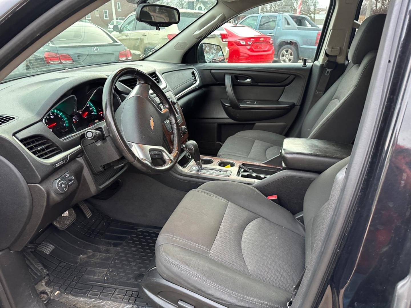 2013 BLACK CHEVROLET TRAVERSE LT (1GNKVGKD1DJ) with an 3.6L engine, Automatic transmission, located at 1708 Broadway, Rockford, IL, 61104, (815) 397-5010, 42.252522, -89.069359- Photo#11