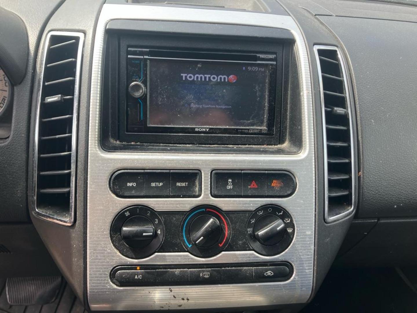 2008 BLACK FORD EDGE SEL (2FMDK38C38B) with an 3.5L engine, Automatic transmission, located at 1708 Broadway, Rockford, IL, 61104, (815) 397-5010, 42.252522, -89.069359 - Photo#8