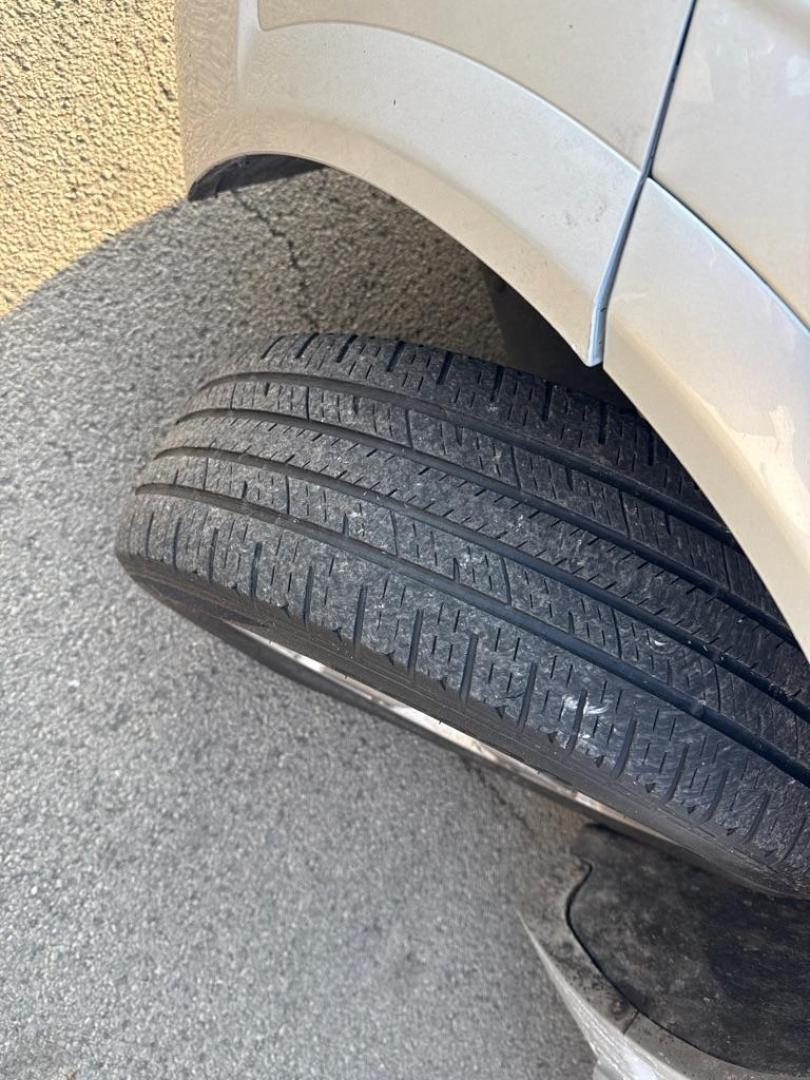 2014 SILVER CHEVROLET CAPTIVA LTZ (3GNAL4EK1ES) with an 2.4L engine, Automatic transmission, located at 1708 Broadway, Rockford, IL, 61104, (815) 397-5010, 42.252522, -89.069359 - Photo#10