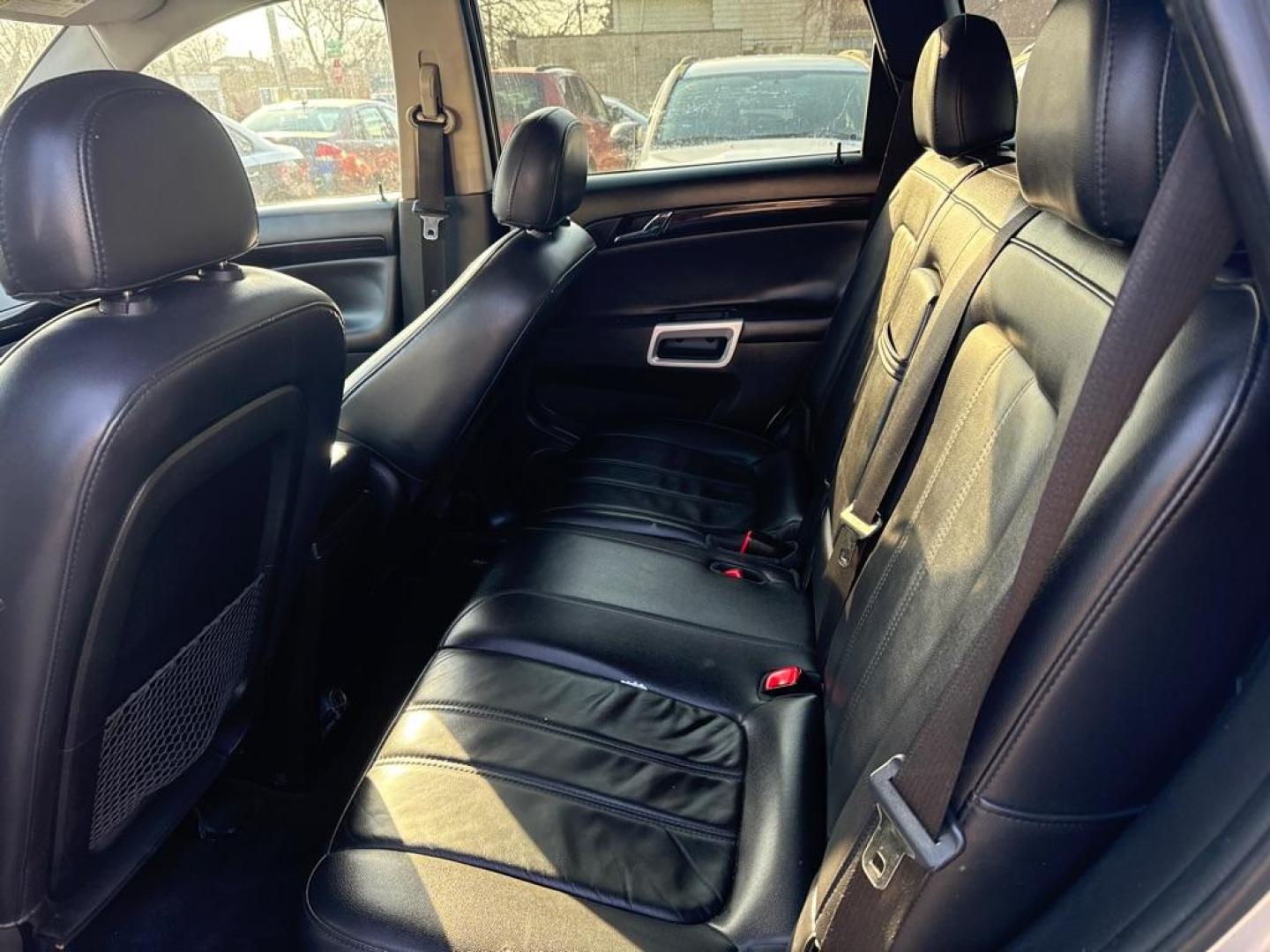 2014 SILVER CHEVROLET CAPTIVA LTZ (3GNAL4EK1ES) with an 2.4L engine, Automatic transmission, located at 1708 Broadway, Rockford, IL, 61104, (815) 397-5010, 42.252522, -89.069359 - Photo#4