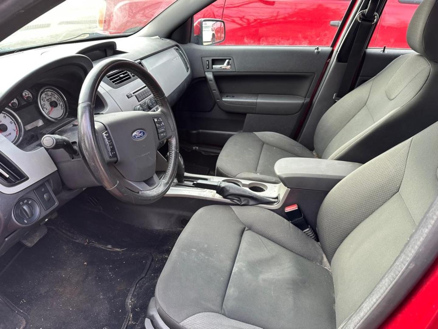 2009 RED FORD FOCUS SES (1FAHP36N59W) with an 2.0L engine, Automatic transmission, located at 1708 Broadway, Rockford, IL, 61104, (815) 397-5010, 42.252522, -89.069359 - Photo#6