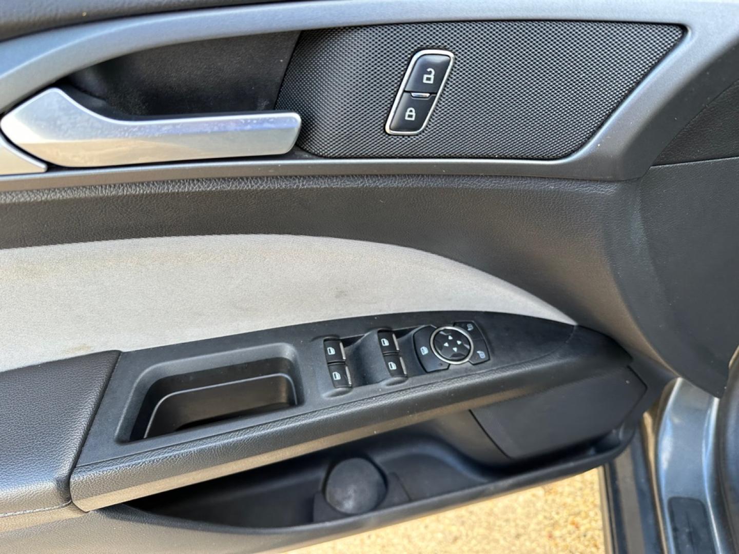 2015 GRAY FORD FUSION S (3FA6P0G75FR) with an 2.5L engine, Automatic transmission, located at 1708 Broadway, Rockford, IL, 61104, (815) 397-5010, 42.252522, -89.069359- Photo#10