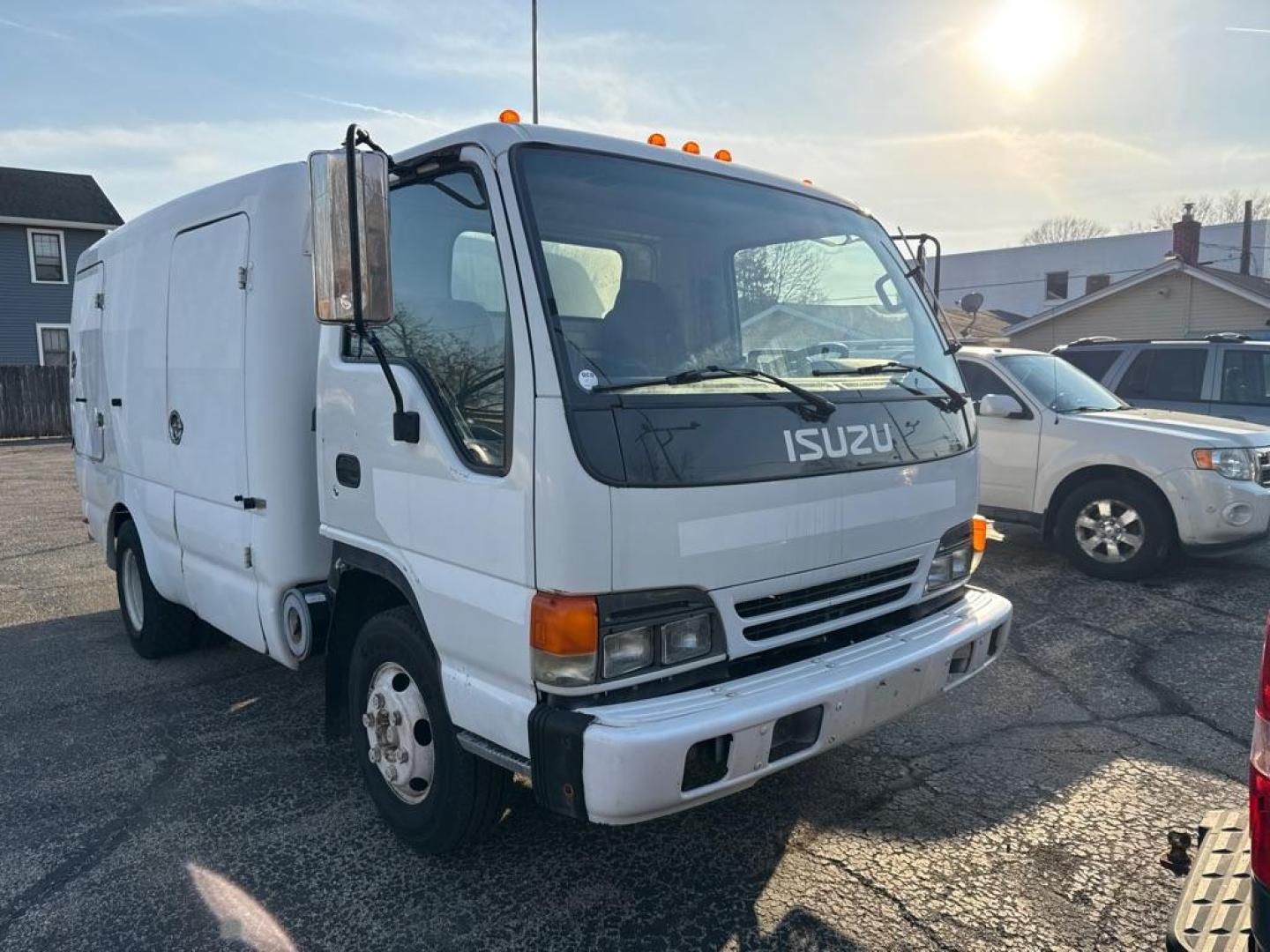 2003 WHITE ISUZU NPR (JALC4B14X37) , Automatic transmission, located at 1708 Broadway, Rockford, IL, 61104, (815) 397-5010, 42.252522, -89.069359 - Photo#1
