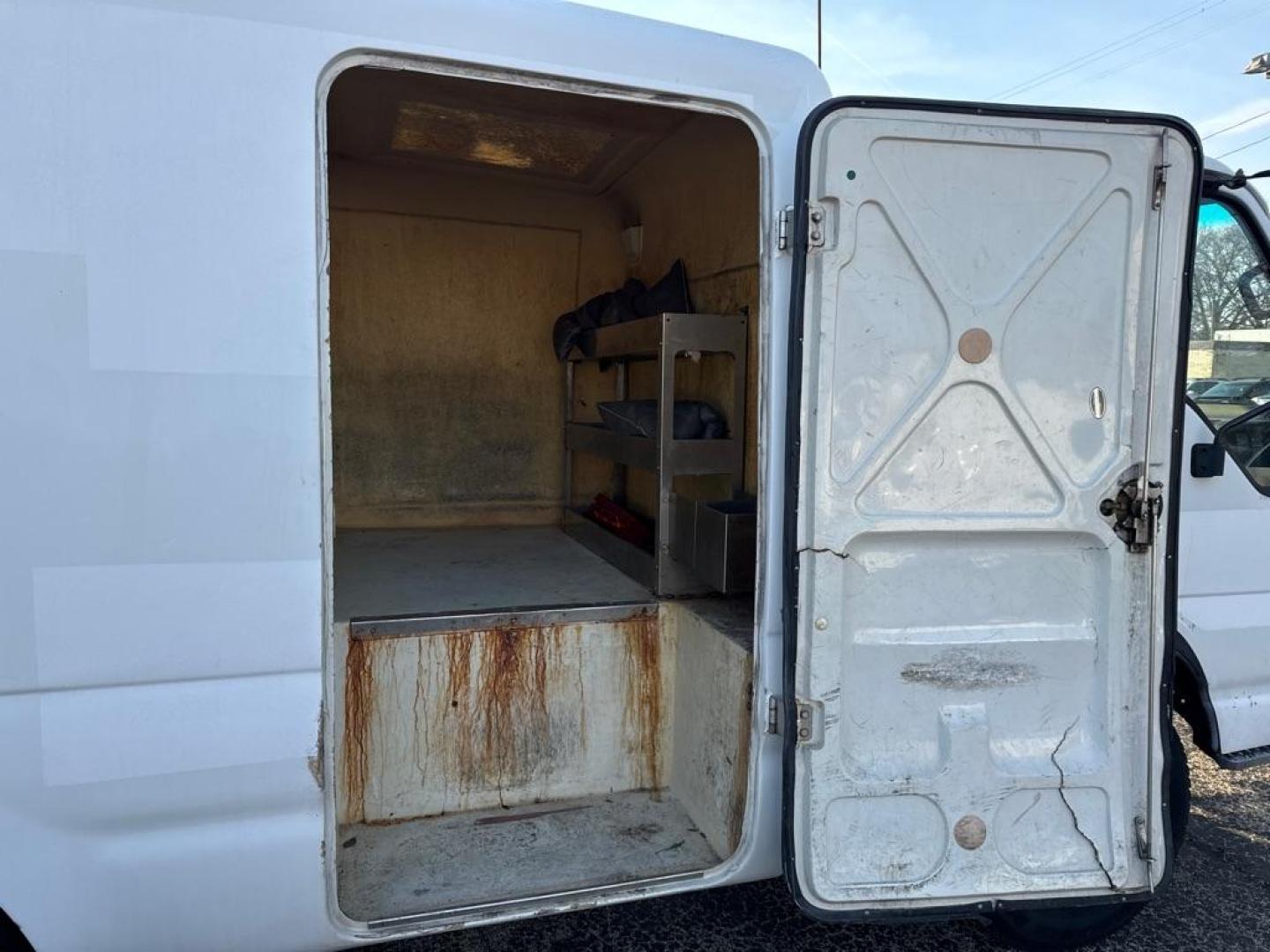 2003 WHITE ISUZU NPR (JALC4B14X37) , Automatic transmission, located at 1708 Broadway, Rockford, IL, 61104, (815) 397-5010, 42.252522, -89.069359 - Photo#5