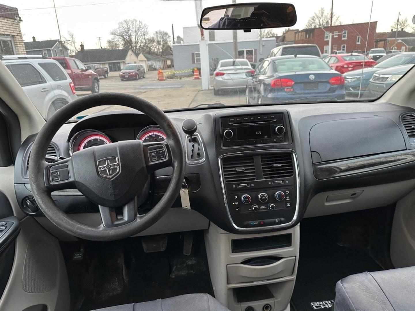 2013 WHITE DODGE GRAND CARAVAN SE (2C4RDGBGXDR) with an 3.6L engine, Automatic transmission, located at 1708 Broadway, Rockford, IL, 61104, (815) 397-5010, 42.252522, -89.069359- Photo#6