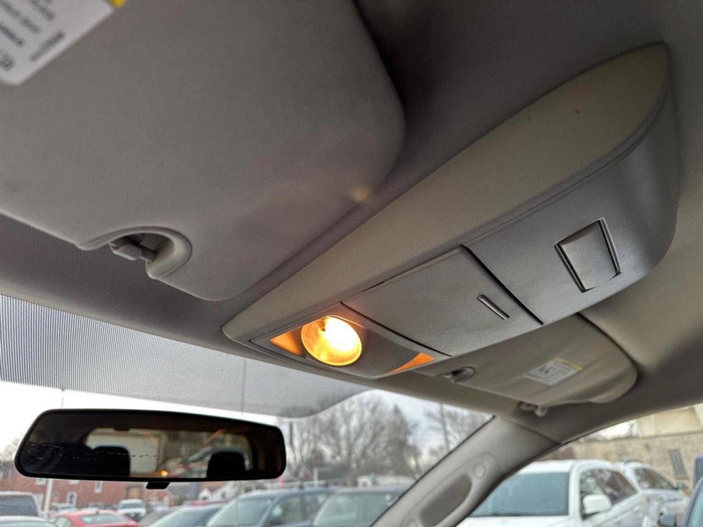 2013 WHITE DODGE GRAND CARAVAN SE (2C4RDGBGXDR) with an 3.6L engine, Automatic transmission, located at 1708 Broadway, Rockford, IL, 61104, (815) 397-5010, 42.252522, -89.069359- Photo#9