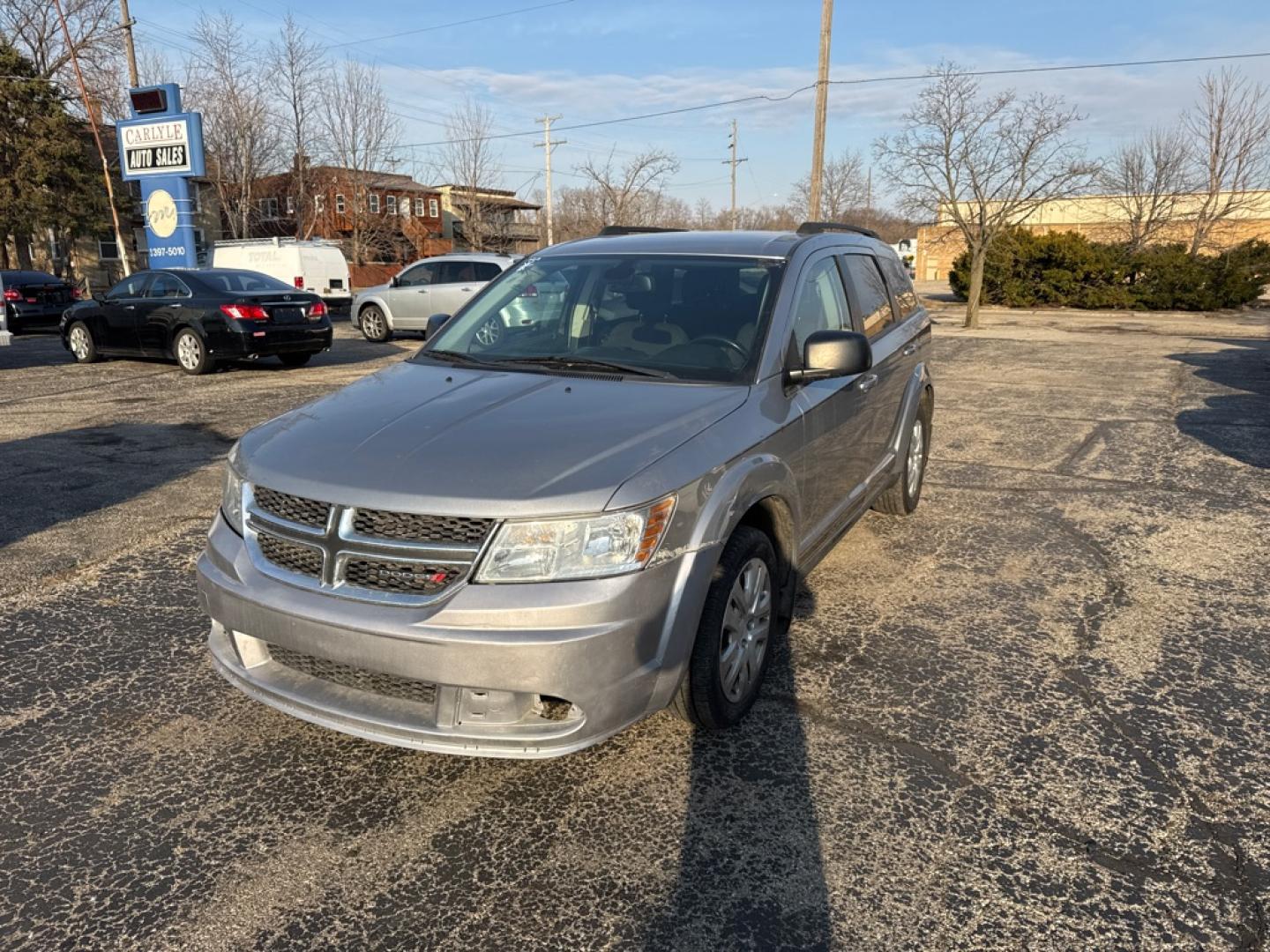 2018 GRAY DODGE JOURNEY SE (3C4PDCAB7JT) with an 2.4L engine, Automatic transmission, located at 1708 Broadway, Rockford, IL, 61104, (815) 397-5010, 42.252522, -89.069359- Photo#0