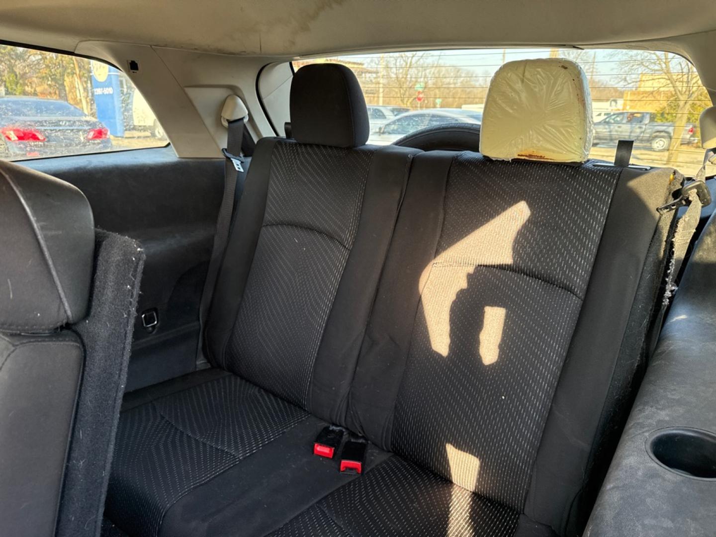 2018 GRAY DODGE JOURNEY SE (3C4PDCAB7JT) with an 2.4L engine, Automatic transmission, located at 1708 Broadway, Rockford, IL, 61104, (815) 397-5010, 42.252522, -89.069359- Photo#4