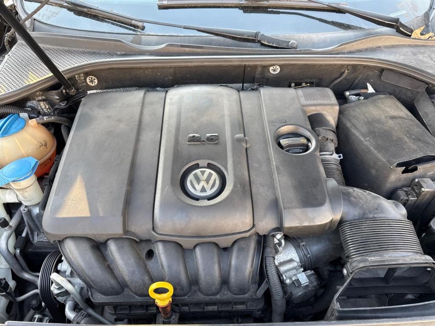2013 BLACK VOLKSWAGEN PASSAT S (1VWAP7A38DC) with an 2.5L engine, Automatic transmission, located at 1708 Broadway, Rockford, IL, 61104, (815) 397-5010, 42.252522, -89.069359 - Photo#9