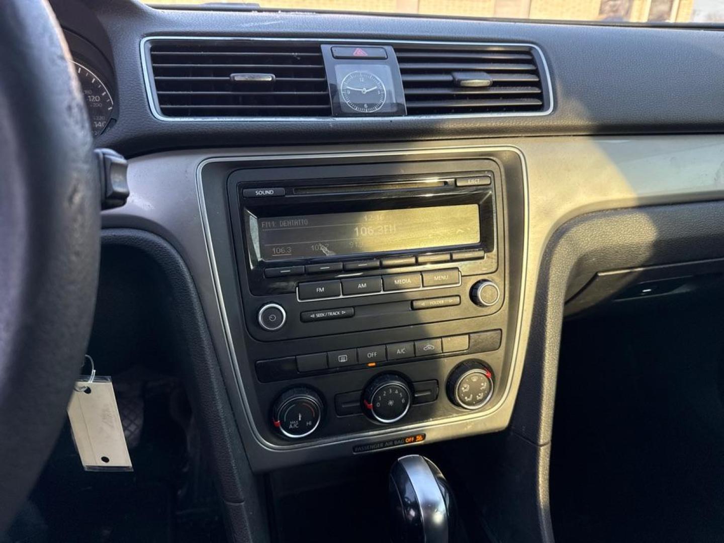 2013 BLACK VOLKSWAGEN PASSAT S (1VWAP7A38DC) with an 2.5L engine, Automatic transmission, located at 1708 Broadway, Rockford, IL, 61104, (815) 397-5010, 42.252522, -89.069359 - Photo#6