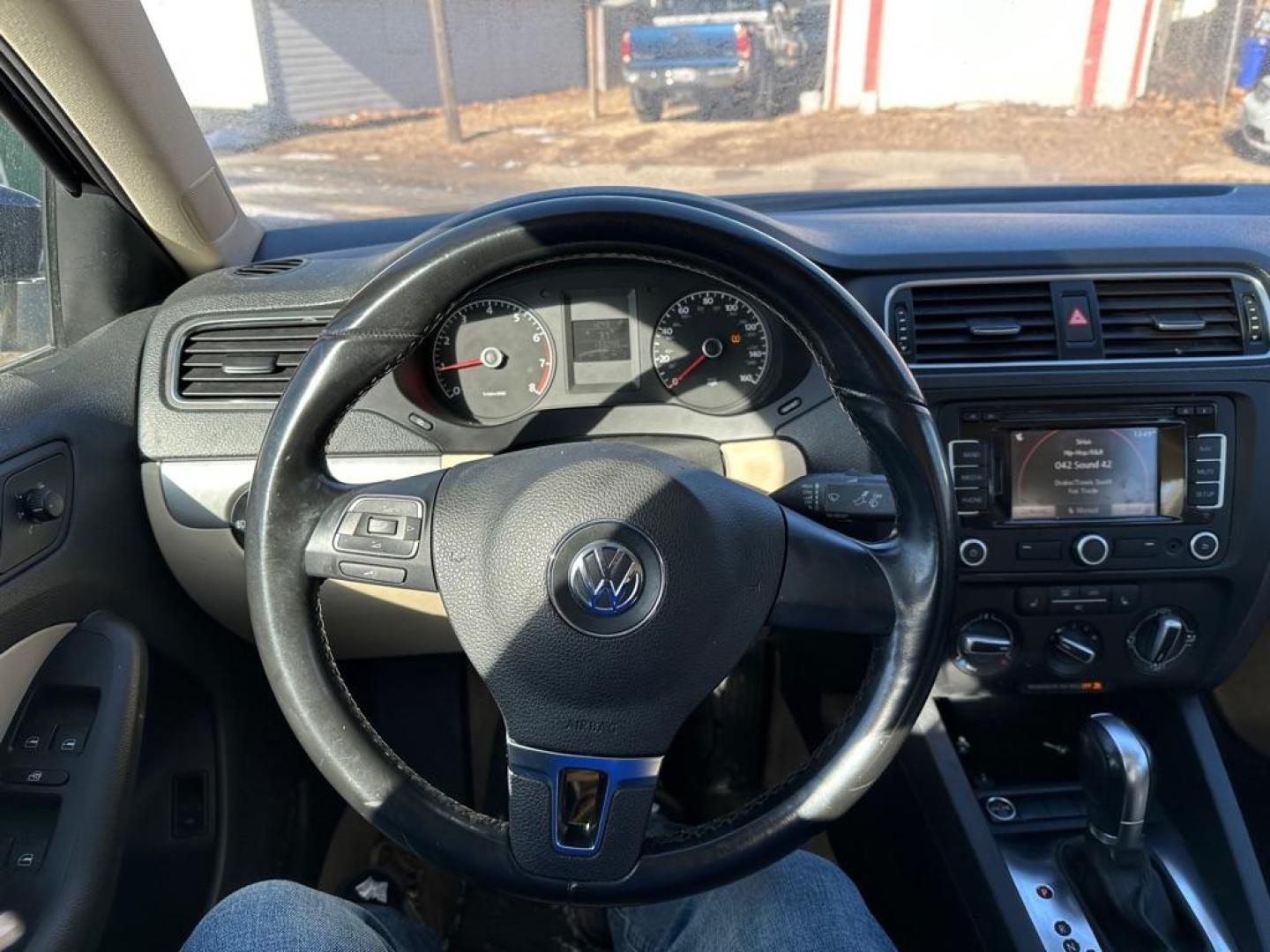 2011 BLUE VOLKSWAGEN JETTA SEL (3VWLX7AJ2BM) with an 2.5L engine, Automatic transmission, located at 1708 Broadway, Rockford, IL, 61104, (815) 397-5010, 42.252522, -89.069359 - Photo#7