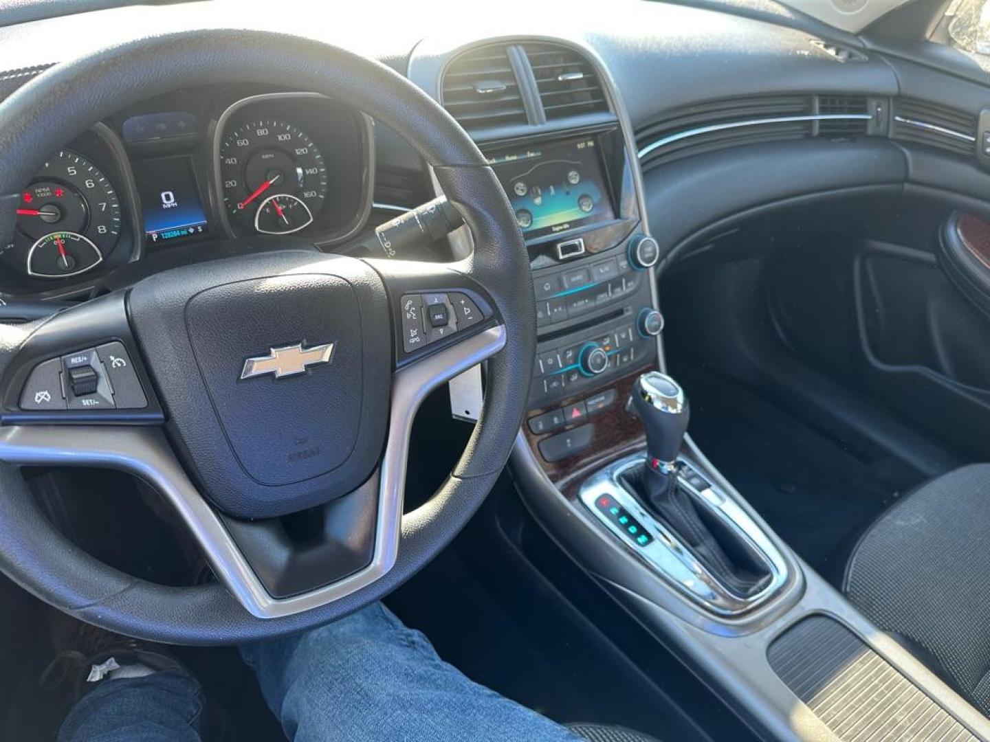 2013 GRAY CHEVROLET MALIBU 1LT (1G11D5RR1DF) with an 2.4L engine, Automatic transmission, located at 1708 Broadway, Rockford, IL, 61104, (815) 397-5010, 42.252522, -89.069359 - Photo#7