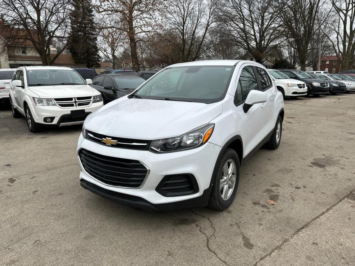 2018 WHITE CHEVROLET TRAX LS (3GNCJNSB1JL) with an 1.4L engine, Automatic transmission, located at 1708 Broadway, Rockford, IL, 61104, (815) 397-5010, 42.252522, -89.069359 - Photo#0