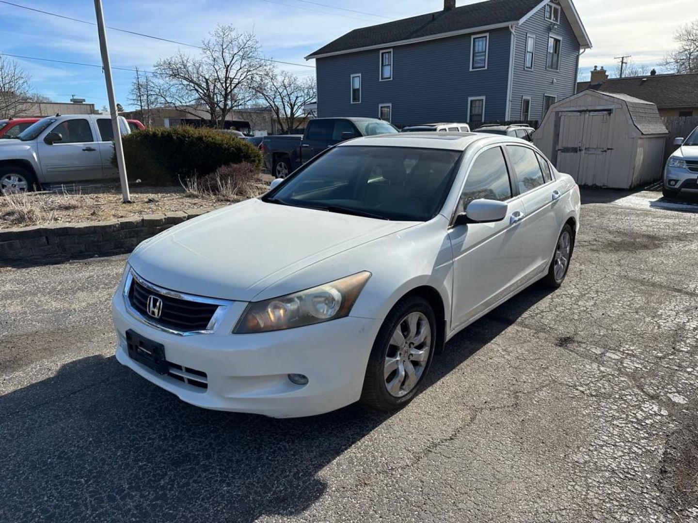 2010 WHITE HONDA ACCORD EXL (5KBCP3F89AB) with an 3.5L engine, Automatic transmission, located at 1708 Broadway, Rockford, IL, 61104, (815) 397-5010, 42.252522, -89.069359 - Photo#0