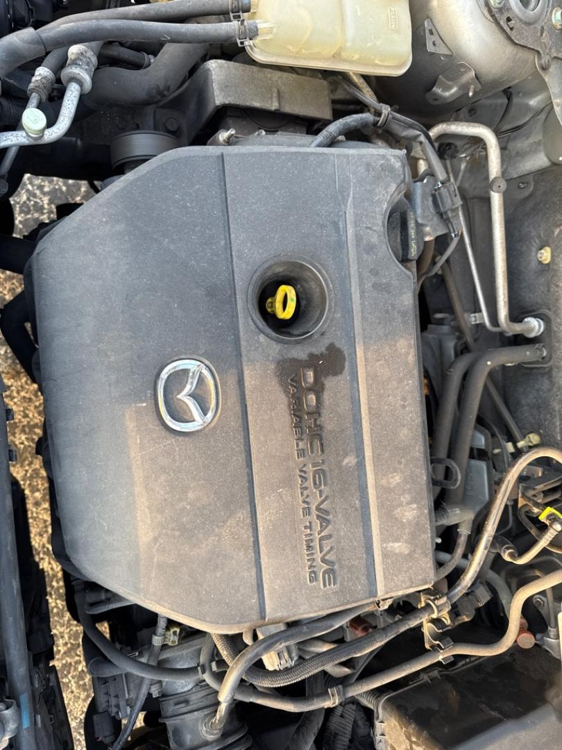 2012 SILVER MAZDA 3 I (JM1BL1UF1C1) with an 2.0L engine, Automatic transmission, located at 1708 Broadway, Rockford, IL, 61104, (815) 397-5010, 42.252522, -89.069359- Photo#9