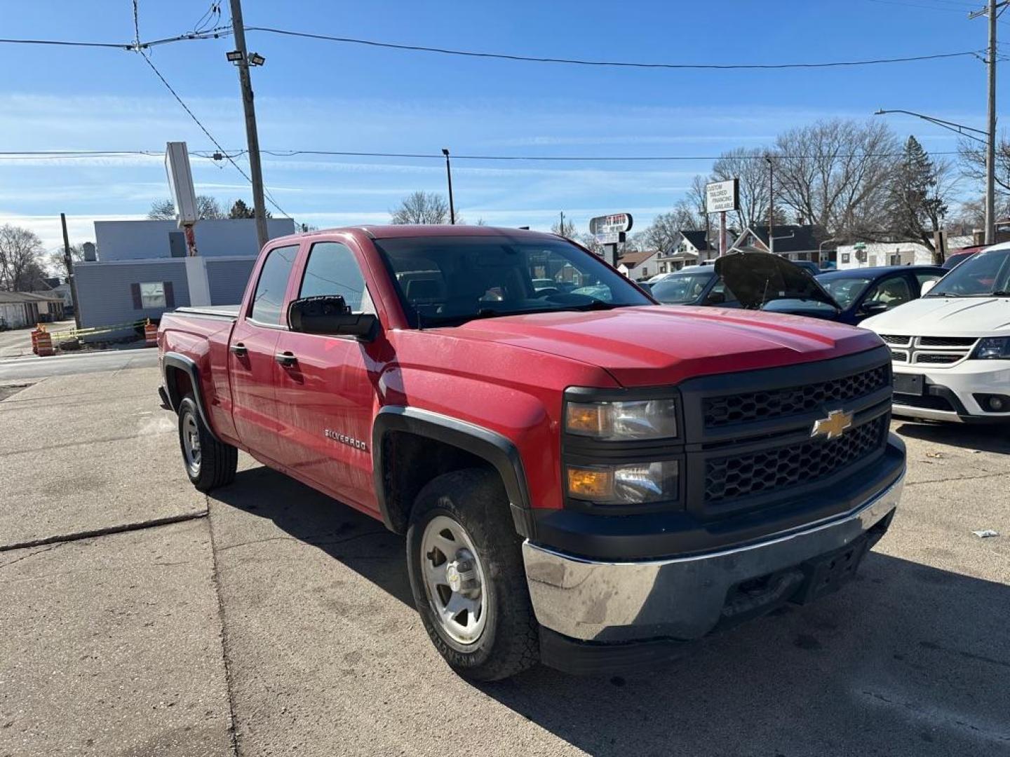2014 RED CHEVROLET SILVERADO 1500 (1GCVKPEH9EZ) with an 4.3L engine, Automatic transmission, located at 1708 Broadway, Rockford, IL, 61104, (815) 397-5010, 42.252522, -89.069359 - Photo#1