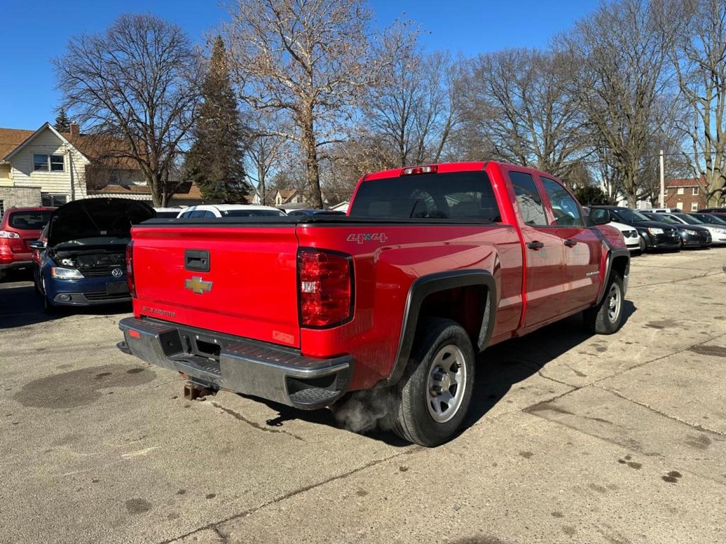 2014 RED CHEVROLET SILVERADO 1500 (1GCVKPEH9EZ) with an 4.3L engine, Automatic transmission, located at 1708 Broadway, Rockford, IL, 61104, (815) 397-5010, 42.252522, -89.069359 - Photo#2