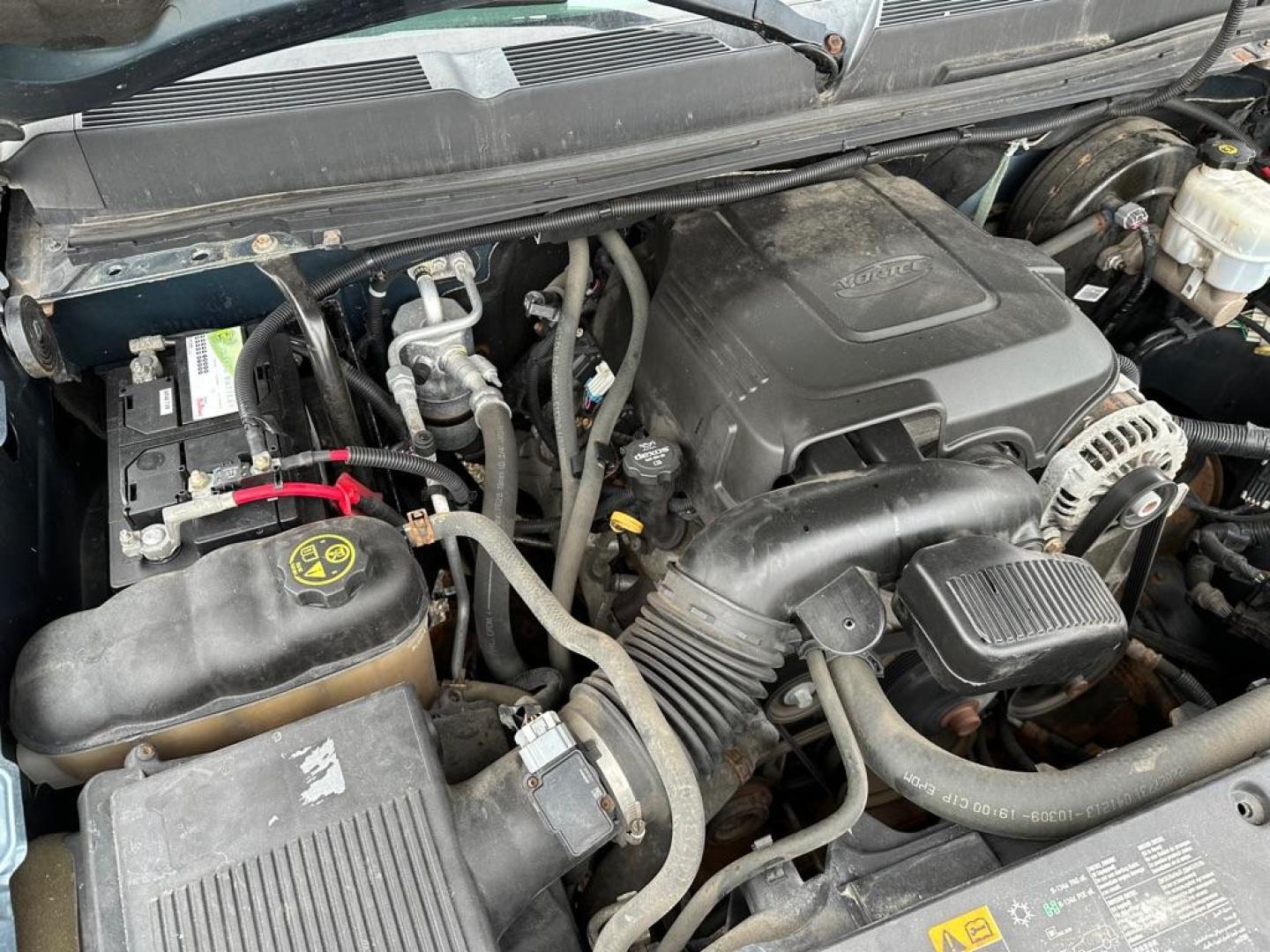 2013 GRAY CHEVROLET SILVERADO 1500 LT (1GCRKSE72DZ) with an 5.3L engine, Automatic transmission, located at 1708 Broadway, Rockford, IL, 61104, (815) 397-5010, 42.252522, -89.069359 - Photo#12