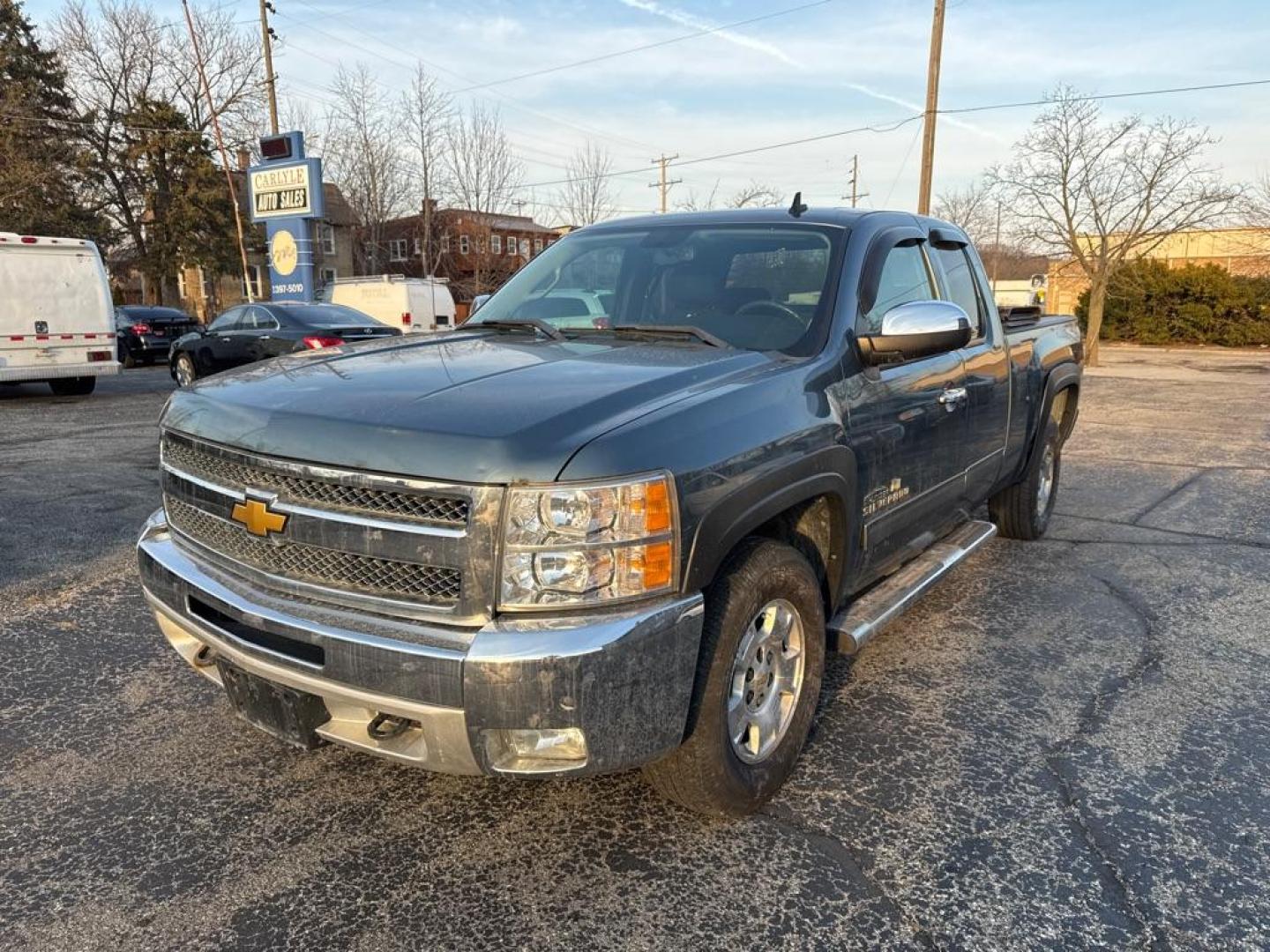 2013 GRAY CHEVROLET SILVERADO 1500 LT (1GCRKSE72DZ) with an 5.3L engine, Automatic transmission, located at 1708 Broadway, Rockford, IL, 61104, (815) 397-5010, 42.252522, -89.069359 - Photo#13