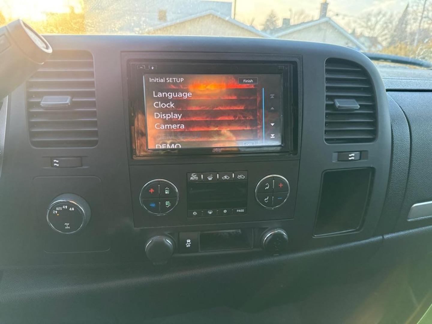 2013 GRAY CHEVROLET SILVERADO 1500 LT (1GCRKSE72DZ) with an 5.3L engine, Automatic transmission, located at 1708 Broadway, Rockford, IL, 61104, (815) 397-5010, 42.252522, -89.069359 - Photo#19