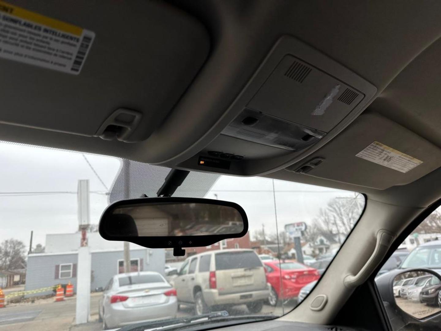 2010 SILVER CHEVROLET SILVERADO 1500 LT (1GCSKSE30AZ) with an 5.3L engine, Automatic transmission, located at 1708 Broadway, Rockford, IL, 61104, (815) 397-5010, 42.252522, -89.069359 - Photo#9