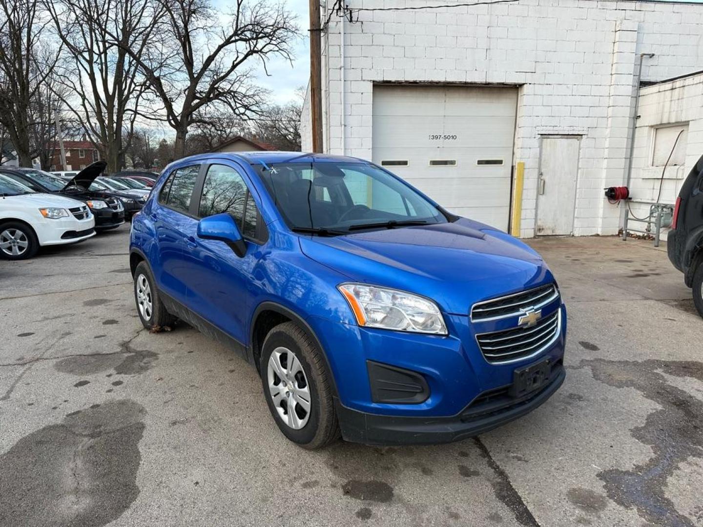 2015 BLUE CHEVROLET TRAX LS (KL7CJKSBXFB) with an 1.4L engine, Automatic transmission, located at 1708 Broadway, Rockford, IL, 61104, (815) 397-5010, 42.252522, -89.069359 - Photo#0