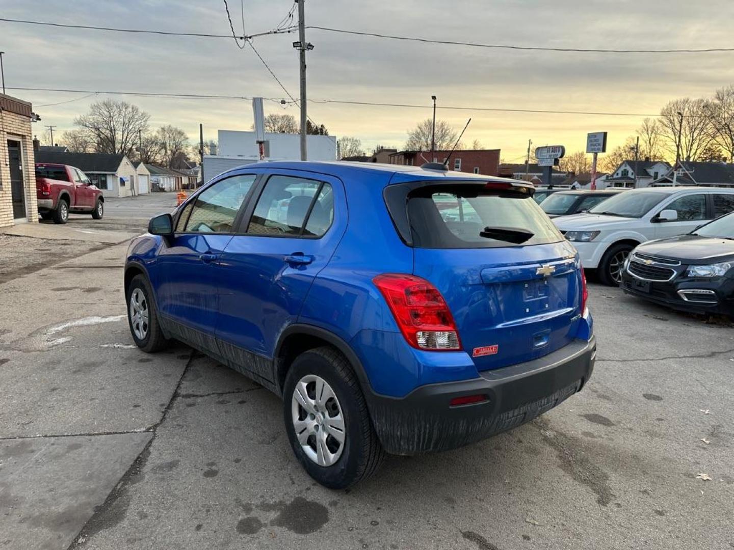 2015 BLUE CHEVROLET TRAX LS (KL7CJKSBXFB) with an 1.4L engine, Automatic transmission, located at 1708 Broadway, Rockford, IL, 61104, (815) 397-5010, 42.252522, -89.069359 - Photo#2