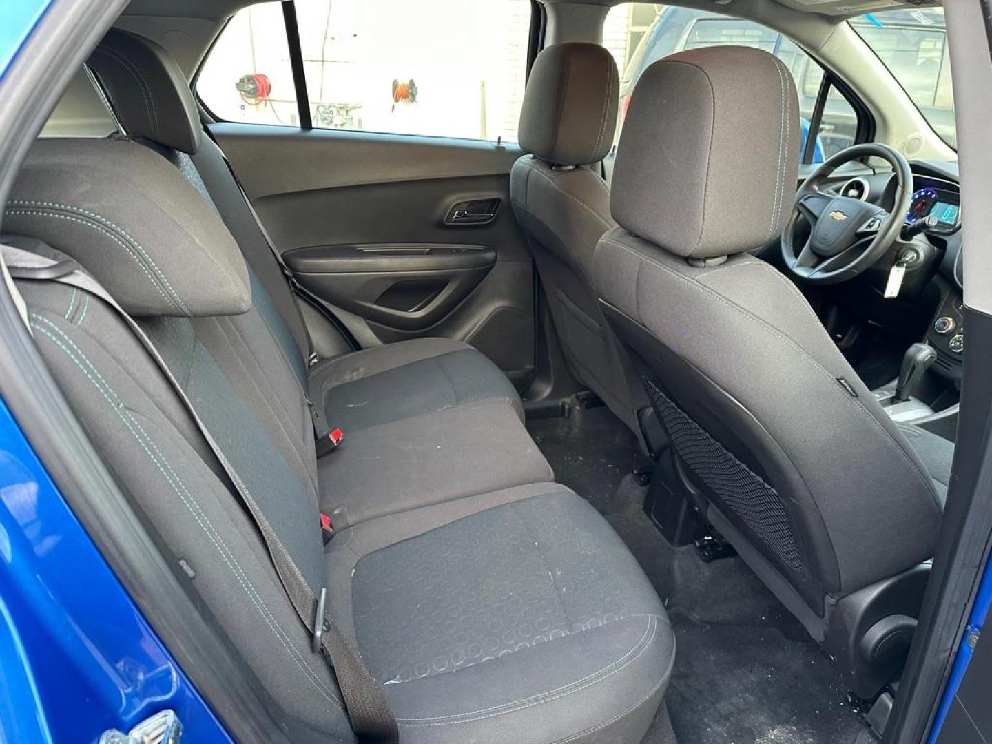 2015 BLUE CHEVROLET TRAX LS (KL7CJKSBXFB) with an 1.4L engine, Automatic transmission, located at 1708 Broadway, Rockford, IL, 61104, (815) 397-5010, 42.252522, -89.069359 - Photo#4