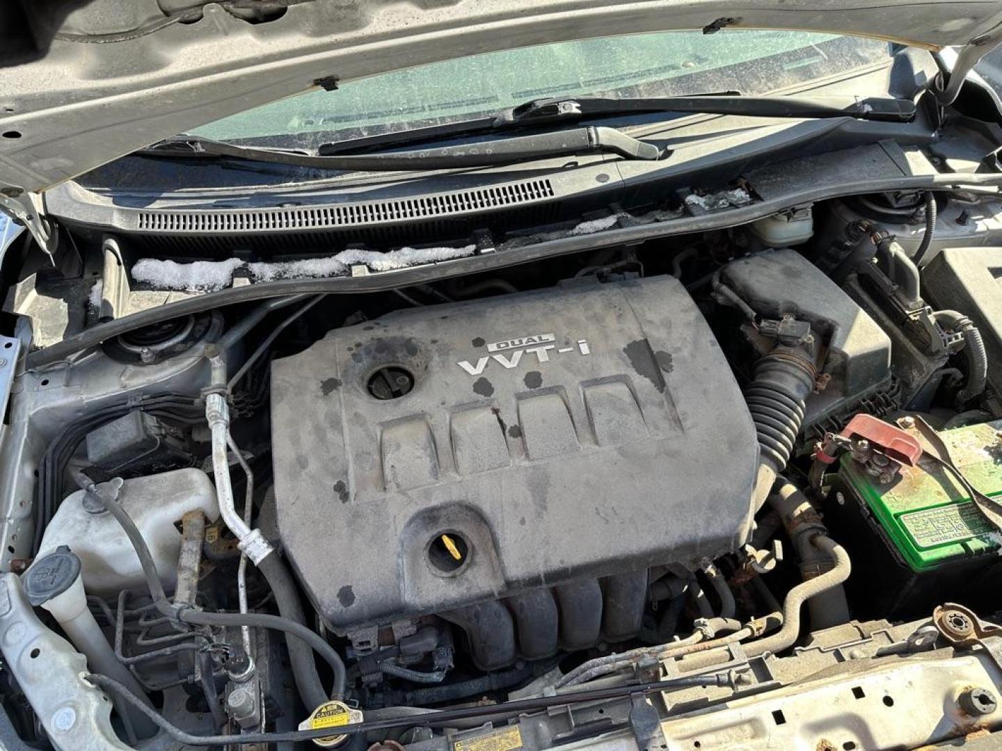 2009 SILVER TOYOTA COROLLA BASE (JTDBL40E799) with an 1.8L engine, Automatic transmission, located at 1708 Broadway, Rockford, IL, 61104, (815) 397-5010, 42.252522, -89.069359 - Photo#11