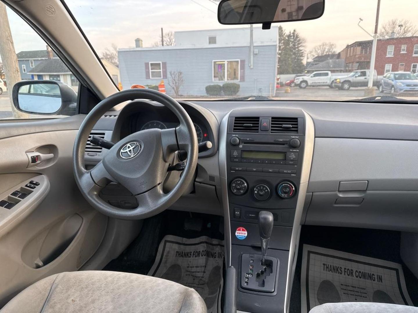 2009 SILVER TOYOTA COROLLA BASE (JTDBL40E799) with an 1.8L engine, Automatic transmission, located at 1708 Broadway, Rockford, IL, 61104, (815) 397-5010, 42.252522, -89.069359 - Photo#17