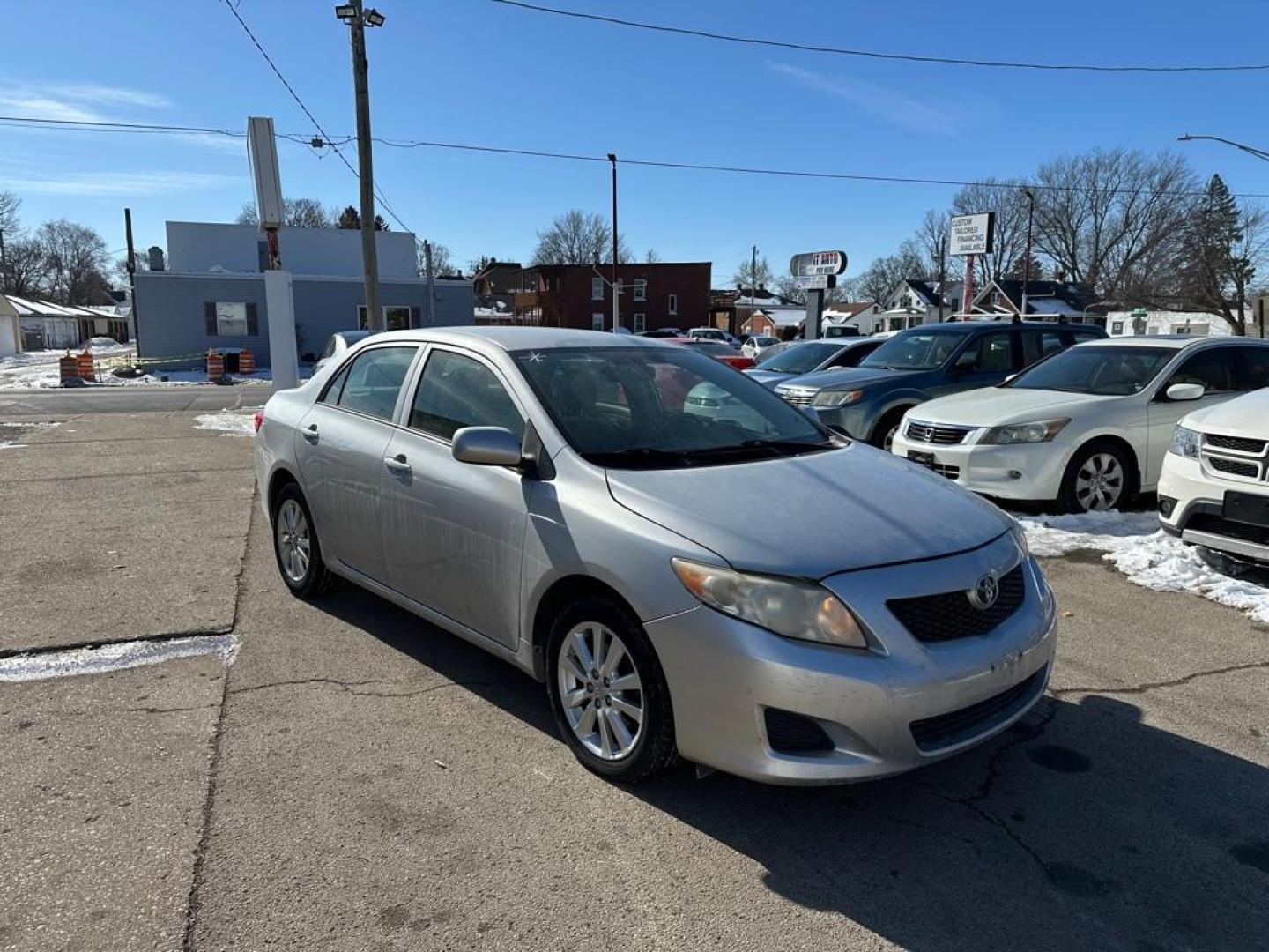 2009 SILVER TOYOTA COROLLA BASE (JTDBL40E799) with an 1.8L engine, Automatic transmission, located at 1708 Broadway, Rockford, IL, 61104, (815) 397-5010, 42.252522, -89.069359 - Photo#1
