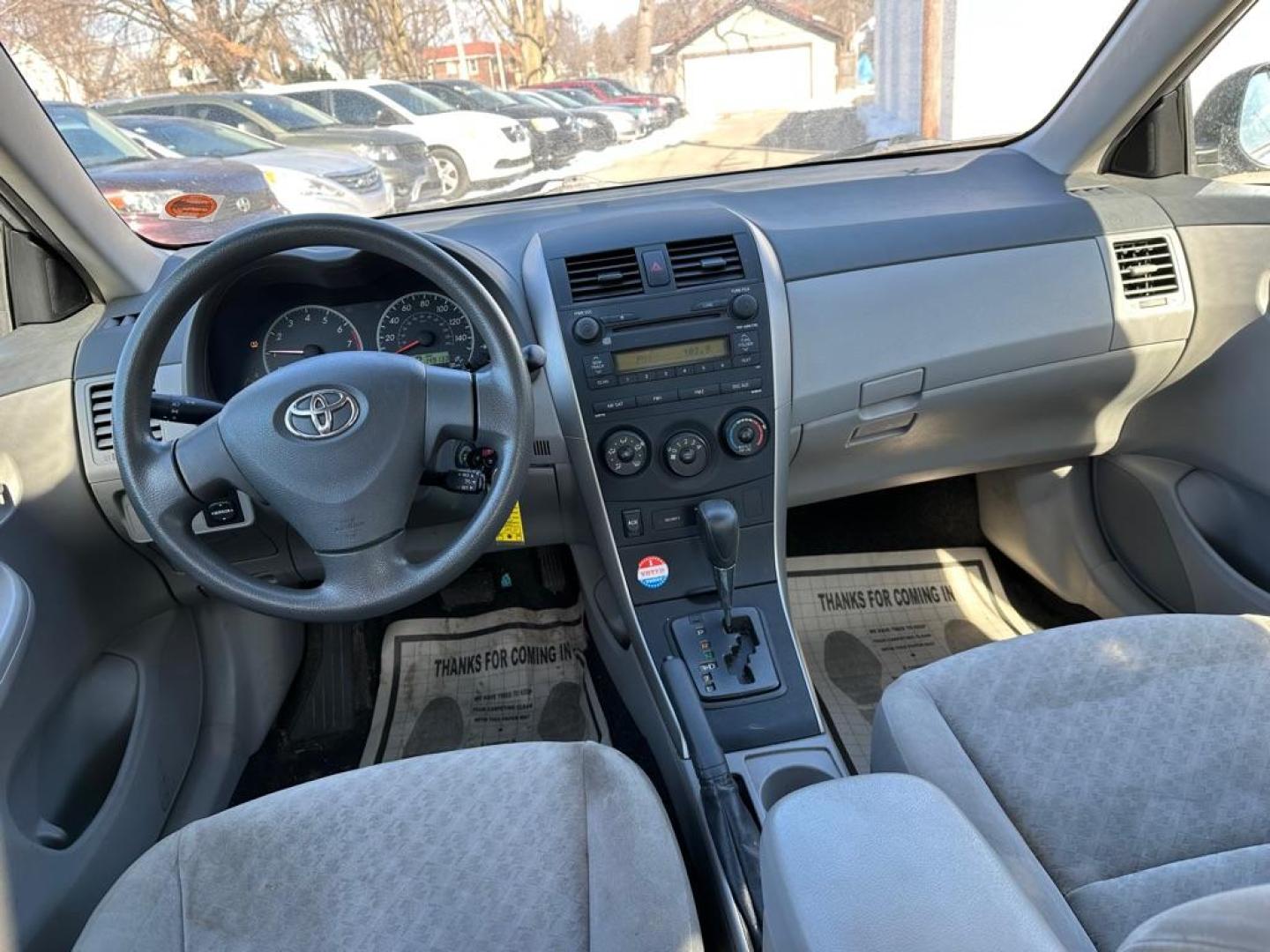 2009 SILVER TOYOTA COROLLA BASE (JTDBL40E799) with an 1.8L engine, Automatic transmission, located at 1708 Broadway, Rockford, IL, 61104, (815) 397-5010, 42.252522, -89.069359 - Photo#5