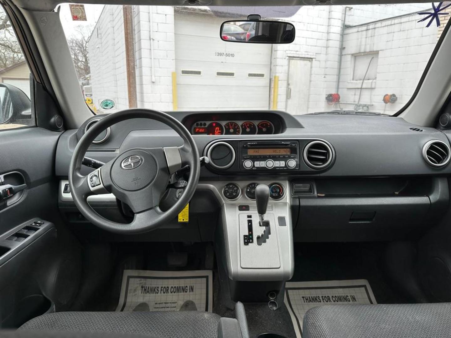 2008 PURPLE SCION XB XB (JTLKE50E681) with an 2.4L engine, Automatic transmission, located at 1708 Broadway, Rockford, IL, 61104, (815) 397-5010, 42.252522, -89.069359 - Photo#5