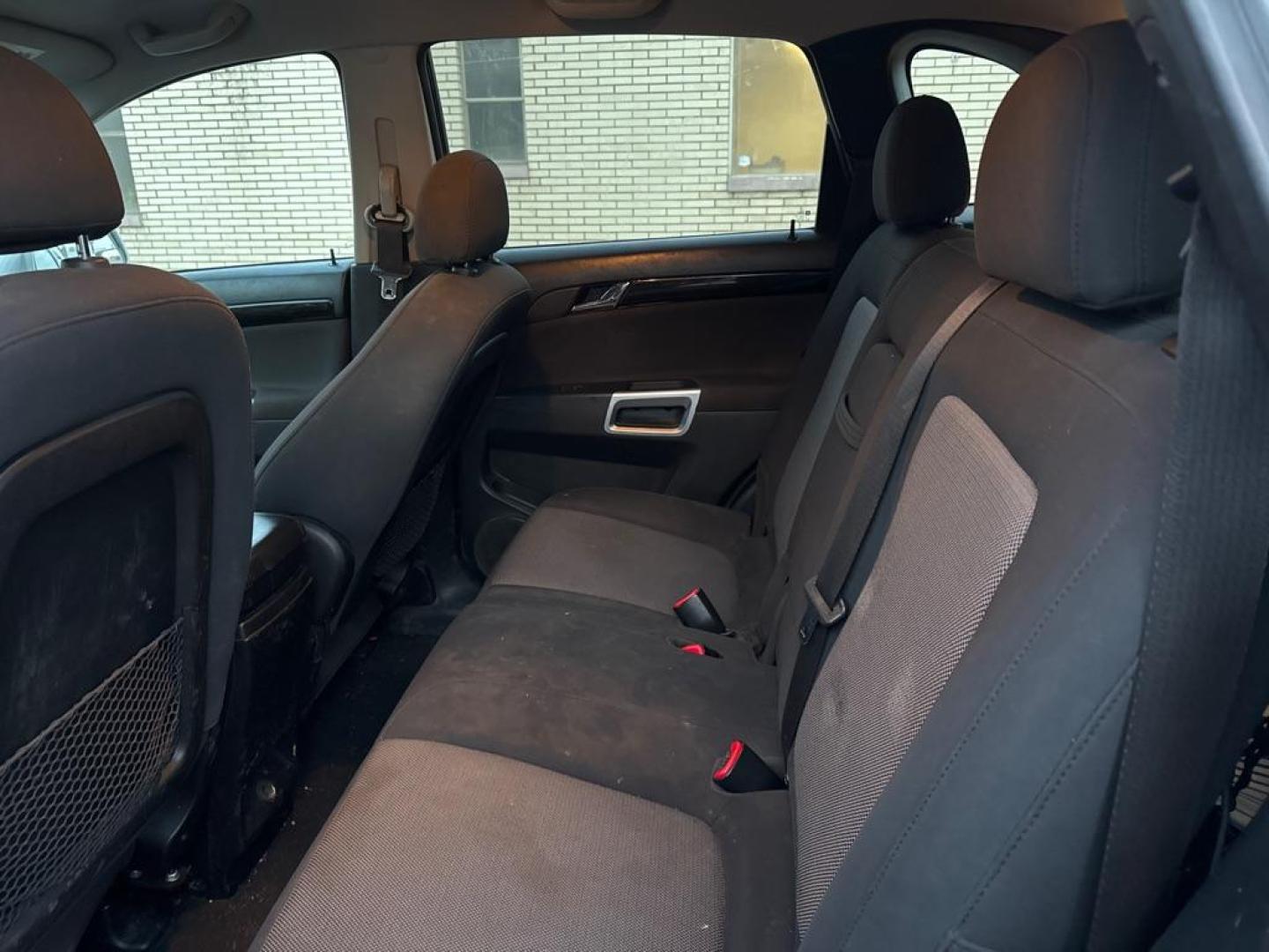2013 SILVER CHEVROLET CAPTIVA LT (3GNAL3EK6DS) with an 2.4L engine, Automatic transmission, located at 1708 Broadway, Rockford, IL, 61104, (815) 397-5010, 42.252522, -89.069359 - Photo#4