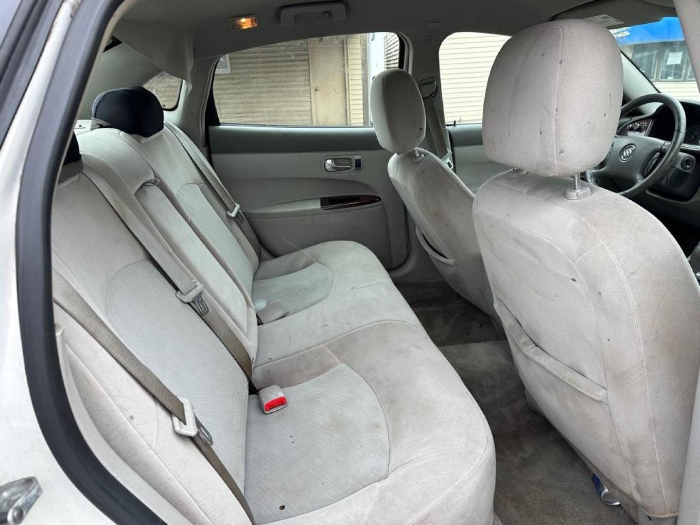 2009 WHITE BUICK LACROSSE CX (2G4WC582891) with an 3.8L engine, Automatic transmission, located at 1708 Broadway, Rockford, IL, 61104, (815) 397-5010, 42.252522, -89.069359 - Photo#5