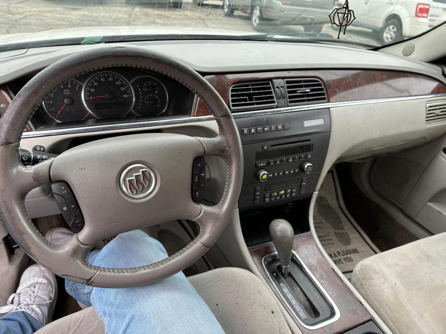 2009 WHITE BUICK LACROSSE CX (2G4WC582891) with an 3.8L engine, Automatic transmission, located at 1708 Broadway, Rockford, IL, 61104, (815) 397-5010, 42.252522, -89.069359 - Photo#8