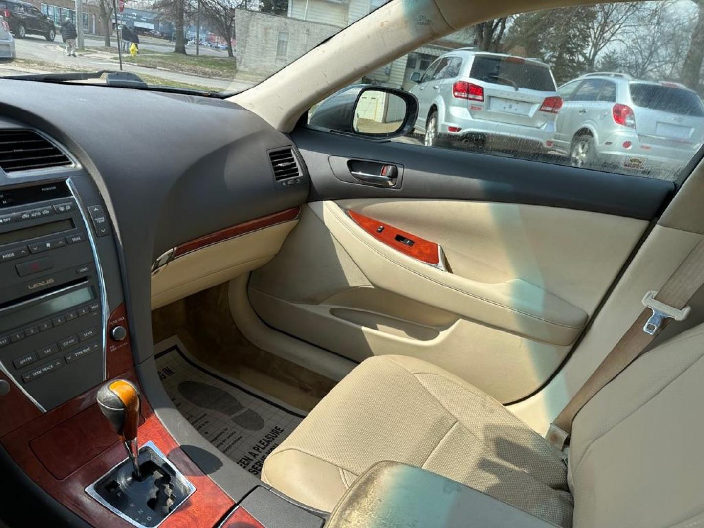 2010 GRAY LEXUS ES 350 (JTHBK1EG2A2) with an 3.5L engine, Automatic transmission, located at 1708 Broadway, Rockford, IL, 61104, (815) 397-5010, 42.252522, -89.069359 - Photo#9