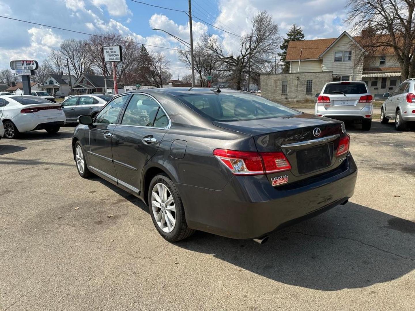 2010 GRAY LEXUS ES 350 (JTHBK1EG2A2) with an 3.5L engine, Automatic transmission, located at 1708 Broadway, Rockford, IL, 61104, (815) 397-5010, 42.252522, -89.069359 - Photo#3