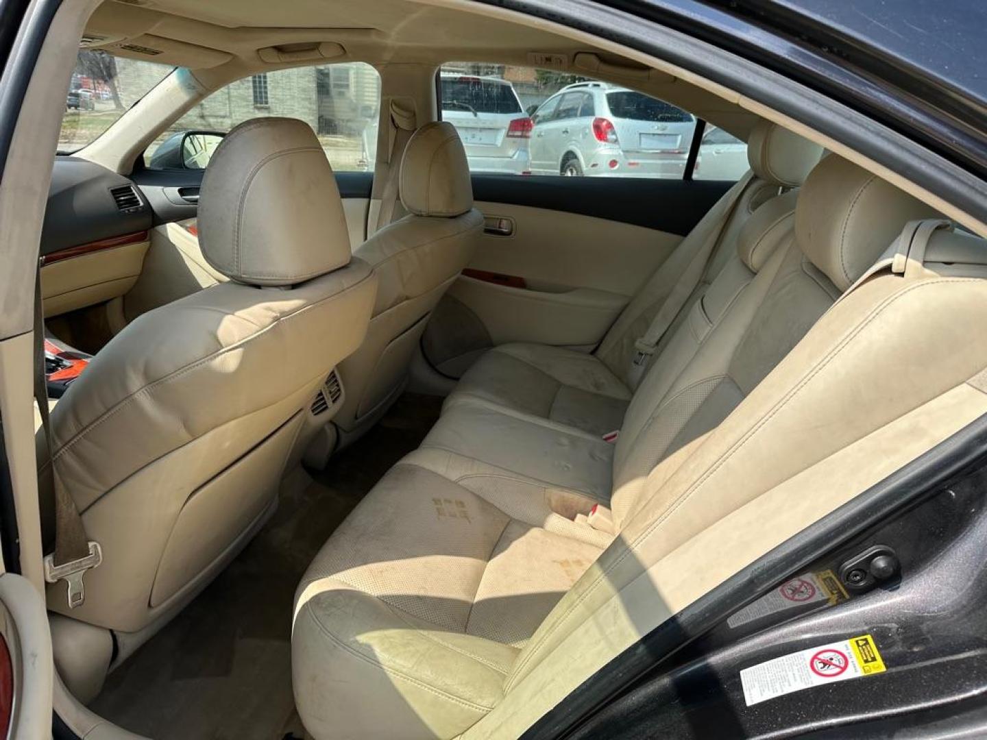 2010 GRAY LEXUS ES 350 (JTHBK1EG2A2) with an 3.5L engine, Automatic transmission, located at 1708 Broadway, Rockford, IL, 61104, (815) 397-5010, 42.252522, -89.069359 - Photo#4
